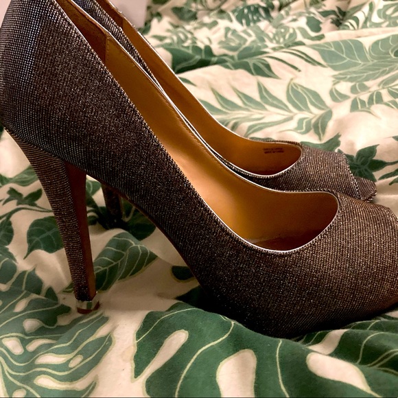 badgley mischka never been work chrome heels. - Picture 2 of 3